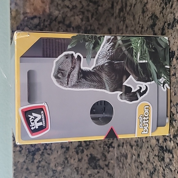 Tiny TV Jurassic Park Best Clips NEW - Picture 2 of 8